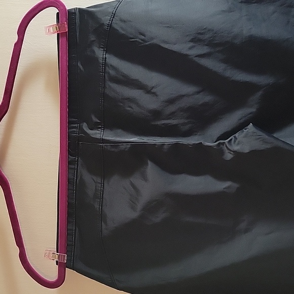 Express Jeans Women's Shiny Black Stretch Front Pocket Pants, Size: 5/6 - Picture 4 of 9